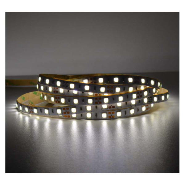 Bandeau blc 3000k 5m 60led et 5w/m ip54 12v silicone