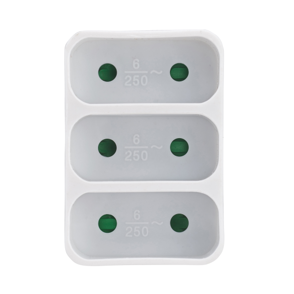 Adaptateur multiprise 3x 2 Pôles + à puits façade 6A blanc vrac