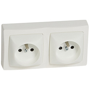 Prises 2x2P+T bornes auto appareillage saillie Legrand complet - blanc